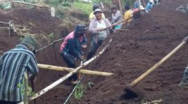 Antusias warga saat kegiatan PKTD drainase 25 November 2021