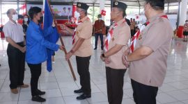 Bupati dan Wakil Bupati Minahasa Selatan menerima mahasiswa praktek KKN Unima gelombang I tahun 2022, ditandai dengan pemberian bendera pataka