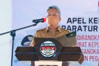 Bupati Minsel Franky Wongkar yang didampingi Wabup Petra Rembang memimpin Apel Kebangsaan ASN bulan April tahun 2022, serta memberikan bantuan kepada warga yang terdampak bencana