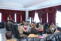 Bupati Minsel Franky Wongkar memimpin Rapat Koordinasi dan Evaluasi bersama kepala-kepala SKPD