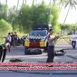 Personil Polres Minsel di lokasi abrasi pantai Amurang
