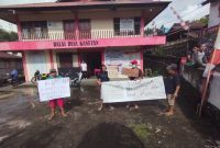 Aksi demo warga Desa Kaneyan kepada Pemerintah Desa
