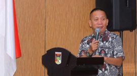 Ketua PWI Sulut Voucke Lontaan
