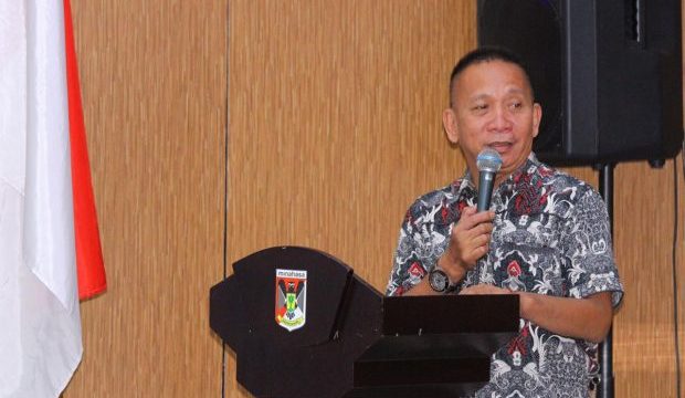 Ketua PWI Sulut Voucke Lontaan