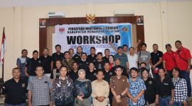 Sesi foto bersama Kapolres Minsel, Kasie Intel Kejari Minsel, Ketua PWI Sulut, Diskominfo Minsel, dan Pers Biro Minsel saat Workshop Pelatihan Profesionalisme Jurnalis