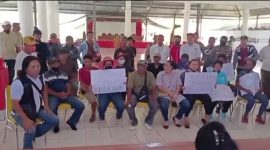 Warga Tumpaan Baru saat gelar aksi demo damai pada beberapa waktu lalu