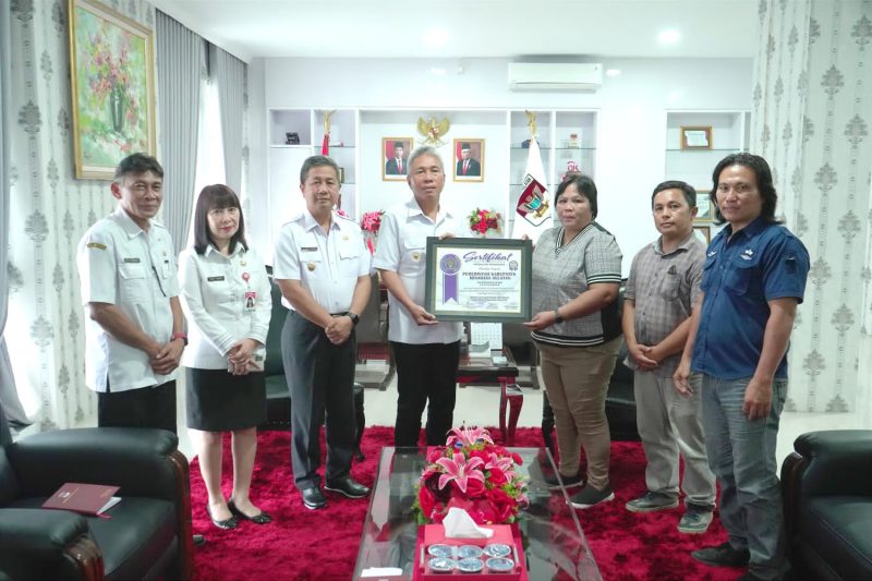 PWI Minsel saat kunjungan Pemberian Sertifikat Penghargaan kepada Pemkab Minsel