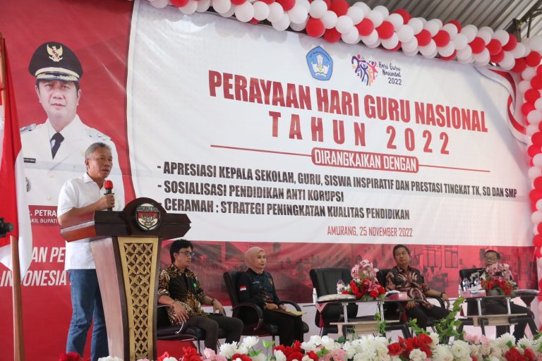 Bupati Minsel Franky Wongkar dalam kesempatan memberi sambutan saat Perayaan HGN 2022