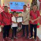 Pemberian Apresiasi kepada Guru Tenaga Kependidikan dan Siswa oleh Bupati Minsel Franky Donny Wongkar didampingi oleh Plt Kadis Pendidikan Dan Kebudayaan 