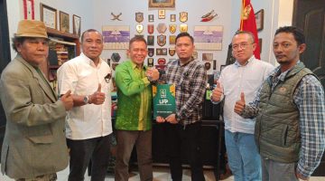 Brigjen TNI (purn) Kemal Hendrayadi Ambil Formulir Pendaftaran Calon Wali Kota Bekasi di DPC PKB Kota Bekasi