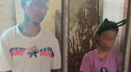 Foto: pelaku curanmor AT dan SD saat diamankan di Polsek Amurang/ Telusur News