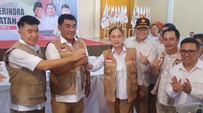 Foto: MRL saat menyatakan dukungan kepada Calon Gubernur Gerindra YSK dan Calon Bupati Minsel AGK