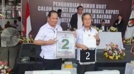 PYR-FAM saat mengangkat Nomor Urut 2 