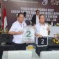 PYR-FAM saat mengangkat Nomor Urut 2 