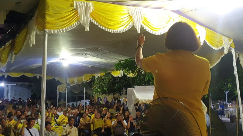 Foto: MEP saat di hadapan para pengurus Partai Golkar kabupaten, kecamatan, dan desa 
