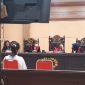 Foto: terdakwa Umbrawati saat di persidangan putusan, pada sidang arisan lelang bodong di Minsel