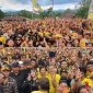 Foto: PYR-FAM dan Gayatri R Bangsawan foto bersama para pendukung nomor urut 2 
