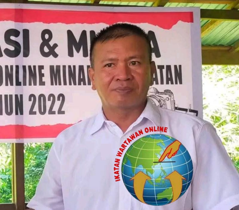 Foto: Ketua IWO Minsel Herman Marentek, Inserted photo: logo IWO