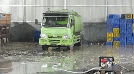 Foto: Truk Pengangkut Limbah PT Kawanua Coconut Nusantara (KCN) Tumpaan