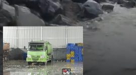 Foto: Lokasi Pantai Tumpaan tidak terpantau adanya limbah pabrik, inserted photo: truk pengangkut limbah di PT Kawanua Coconut Nusantara Tumpaan 