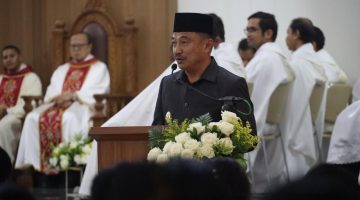 Pesan Harmonisasi Wawali Harris Bobihoe Dihadapan Jamaat Gereja Katolik Santo Yohanes II
