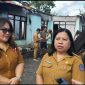 Foto: wawancara dengan tim dari Dinas Sosial Propinsi Sulawesi Utara, Kepala Seksi Bencana Sosial Karlien Rombon, SE (kanan) dan Analis Data dan Informasi Hetti M Tampilang, SE (kiri), di lokasi kebakaran Desa Lopana Satu, Minahasa Selatan