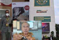 Foto: Ketua LSM INAKOR Sulawesi Utara Rolly Wenas saat berada di Kantor KPK RI dan saat di Kantor Kejaksaan Agung RI, Inserted photo: oknum kepsek FL alias J dalam rekaman video yang viral