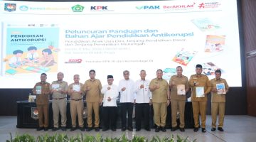 Wali Kota Bekasi Hadiri Peluncuran Buku Panduan Pendidikan Antikorupsi Nasional