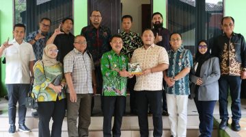 Terima Kunjungan DPRD Kota Banjarbaru Plh Wali Kota Harris Bobihoe Bahas Peningkatan PAD