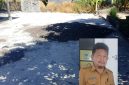 Foto: foto material jalan depan TK di Desa Molinow yang terkesan asal-asalan, inserted photo: plt Kumtua Rony Lengkey 
