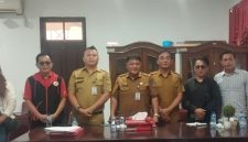 Foto: Tim Panitia Kabupaten Minahasa Pemilihan Hukum Tua (Pilhut) 2026, bersama Aliansi Masyarakat Pencari Keadilan Desa Kamangta 