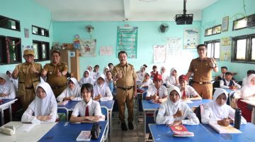 Wakil Wali Kota Bekasi Tinjau Hari Pertama Masuk Sekolah, Pastikan Kesiapan SMP Negeri Sambut Tahun Ajaran Baru 2026