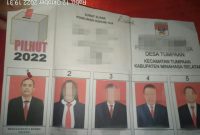 Foto: Kertas Suara yang dipermasalahkan di Pilhut Desa Tumpaan Kecamatan Tumpaan, Kabupaten Minahasa Selatan.
Calon Nomor Urut 1 Seharusnya memenangkan Pilhut Desa Tumpaan.