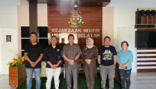 Foto: ASKAINDO Sulut saat sesi foto bersama Kajari Minsel 