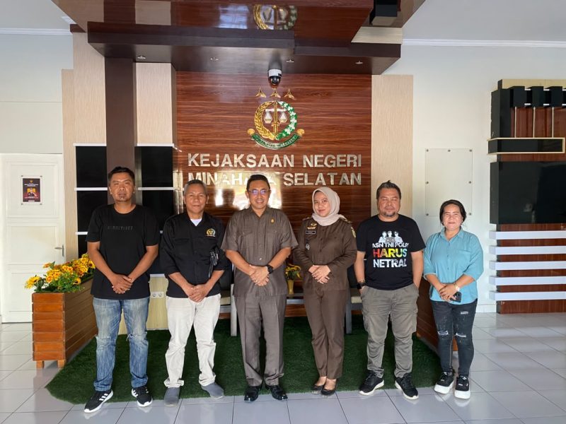 Foto: ASKAINDO Sulut saat sesi foto bersama Kajari Minsel 