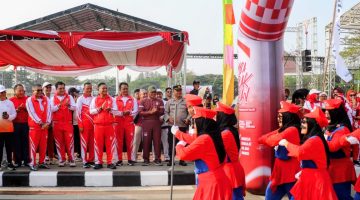 ‎Semarak Hari Jadi ke-76 Kab. Bekasi: Plt Bupati Ajak ASN Budayakan Hidup Sehat Lewat Lomba Gerak Jalan